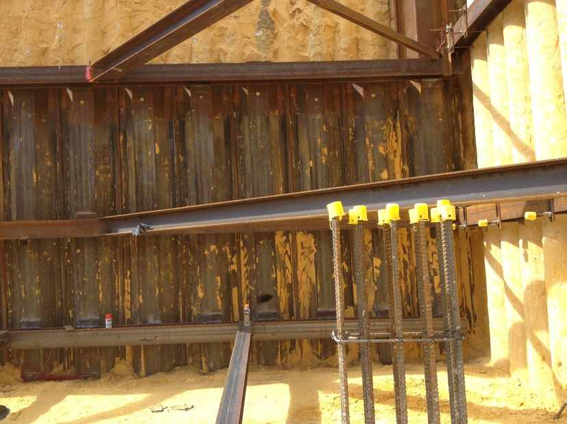 IMG 0647-sheet piles and contiguous bored piles with walers